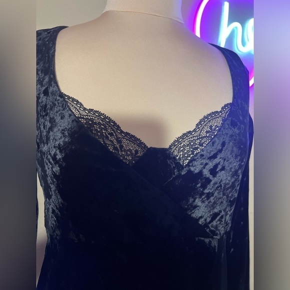 FREE PEOPLE Womens Kat Velvet Dress M Black Boho V Neck Lace Open Back NWT - Picture 3 of 12